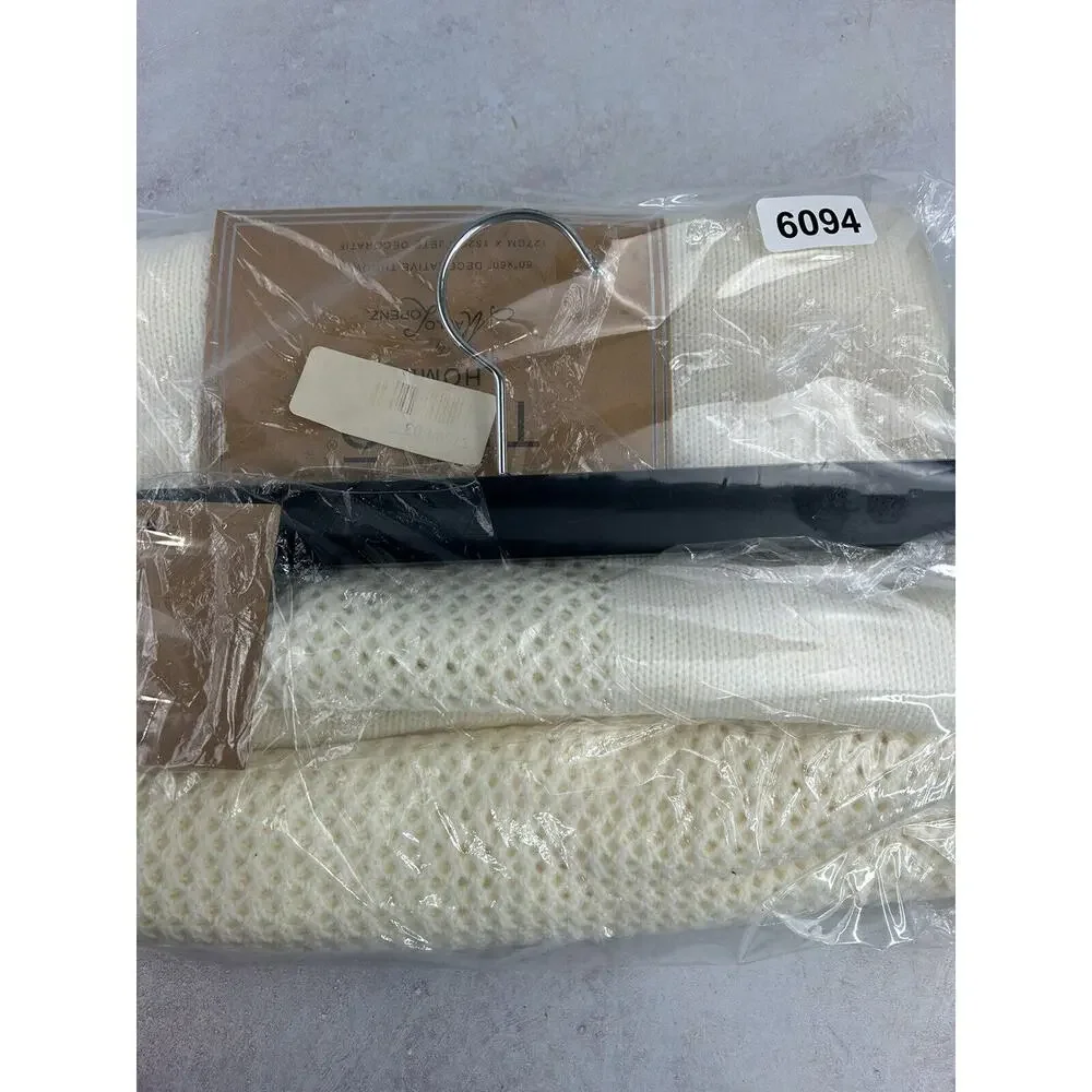 THRO by Marlo Lorenz‎ Cream Knit 60x50